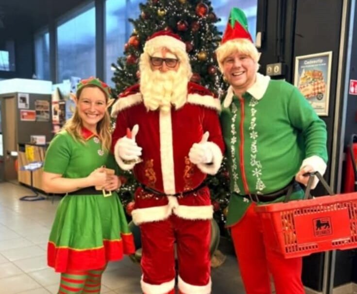 Kerstman op bezoek in de winkel